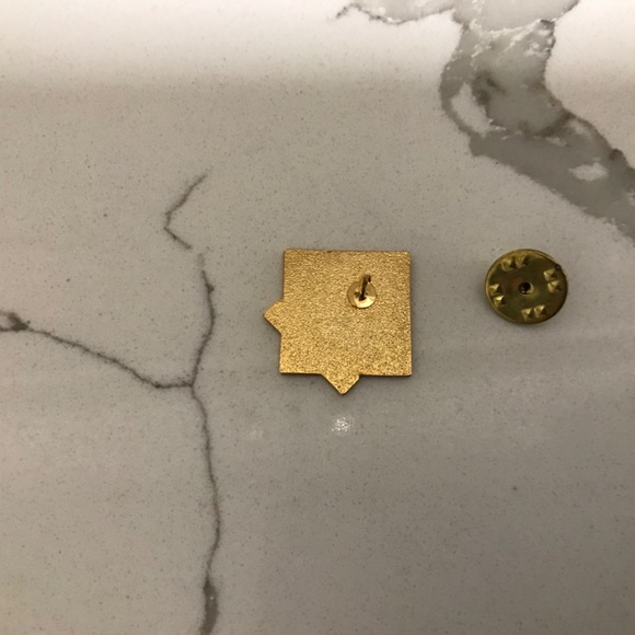 Holland America MS Amsterdam Ship  Inaugural Season 2000 -2001 Lapel / Hat Pin - Picture 3 of 4